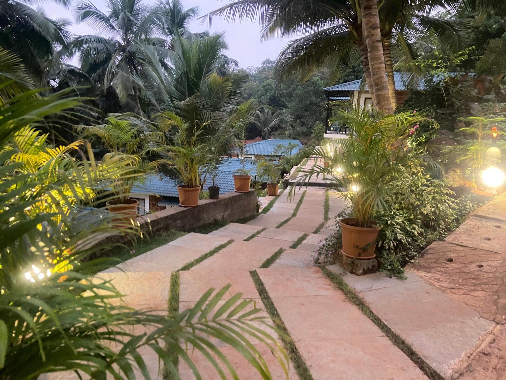 Atmani Waterfront Resort Cola Bagian luar foto